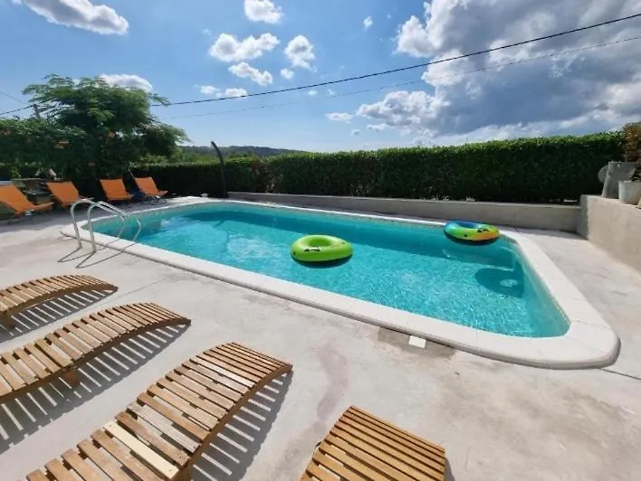 Διαμέρισμα Sweet Room With A Terrace Roč