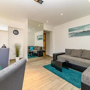 https://apartments-maksim-and-timon.primorje-gorskikotar.com